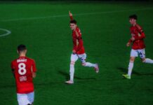 Sønnen af en Premier League-legende scorede to mål i sin allerførste start for en EFL