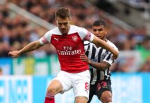 Overraskende nok river han kontrakten på den tidligere Arsenal-spiller Aaron Ramsey i stykker efter kun seks kampe