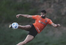 Diego Costa med forbløffende angreb på den tidligere Chelsea-manager i samtale med John Obi Mikel