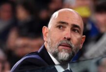 Tottenham tilbyder en “overlevelsesbonus” i et forsøg på at sikre deres førstevalg som manager i denne