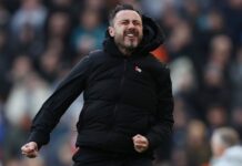 Tottenham kaster sig rundt for at overtale Roberto de Zerbi til at starte NU!