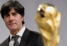 Joachim Löw, som førte Tyskland til VM-triumf i 2014, er i ekspressive forhandlinger