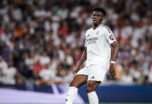 Liverpool undersøger, om de har nok penge til at købe en af verdens bedste defensive midtbanespillere