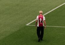 Kasper Dolberg på vej væk – i det, de danske medier kalder en “chokovergang”