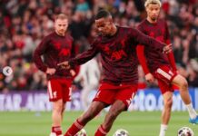 Slot forsvarer valget af Alexander Isak: “Derfor spiller en angriber af hans kaliber”