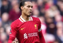 Liverpool ser to giganter som den langsigtede efterfølger til Virgil van Dijk