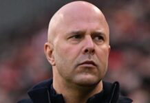 Liverpool udnytter perfekt timing – dropper Arne Slot