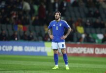 Manchester United kaster sig ud i en budkamp om den dyreste italienske spiller nogensinde