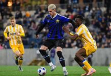 Forhandler med den nye Haaland, som ifølge Sevilla er 22 år gammel og fra Skotland.
