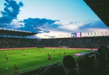 Hvad skaber hjemmebanefordel i norsk fodbold?