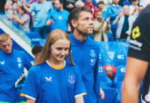 Everton præsenterer James Tarkowski som ny kaptajn: “Et af de største øjeblikke i hans karriere!”