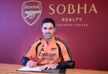 Arsenal-manager Mikel Arteta underskriver en ny kontrakt, der er værdig til en mester