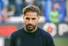 Fabregas tilgiver sig ikke selv for at have givet Manchester United et trøstemål